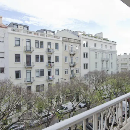 Image 4 - Avenida Defensores de Chaves, 1000-139 Lisbon, Portugal - Apartment for rent