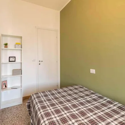 Image 1 - Via Zurigo, 20147 Milan MI, Italy - Room for rent