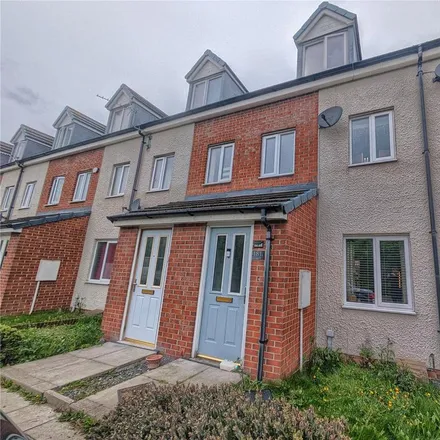 Rent this 3 bed townhouse on unnamed road in Stockton-on-Tees, TS18 3BN
