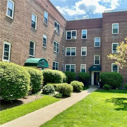 Image 1 - Caroline Gardens, 920 Pelhamdale Avenue, Village of Pelham Manor, NY 10803, USA - Apartment for rent