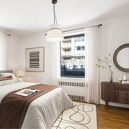 Image 6 - J & Z One Nails, 50 East 8th Street, New York, NY 10003, USA - Apartment for sale
