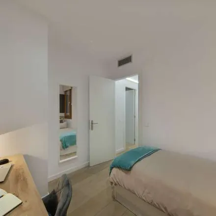 Image 3 - Carrer de Muntaner, 72, 08001 Barcelona, Spain - Apartment for rent