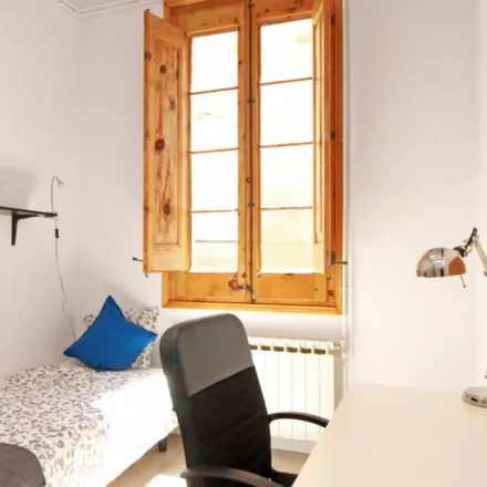 Rent this 6 bed room on Homenatge als castellers in Plaça de Sant Miquel, 08001 Barcelona