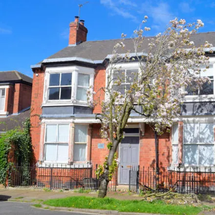 Buy this 4 bed townhouse on Albert Street in Brigg, DN20 8HS