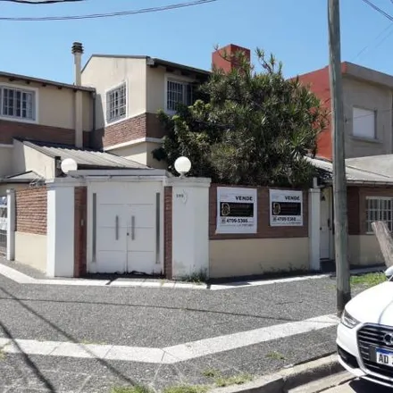 Buy this 5 bed house on Adolfo Alsina 3750 in Villa Martelli, 1603 Vicente López
