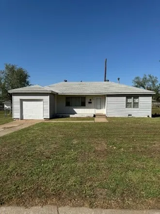 Buy this 3 bed house on 1099 North Elm Street in Ponca City, OK 74601
