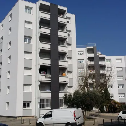 Rent this 2 bed apartment on 4 Rue Vincent Scotto in 84000 Avignon, France