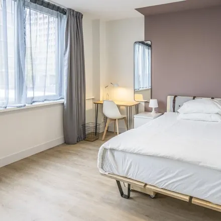 Rent this 3 bed room on Meatingpoint in Delflandplein, Delflandplein