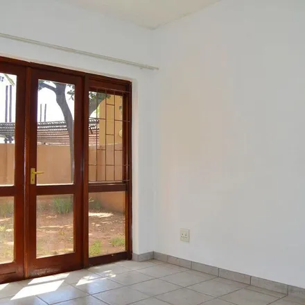 Rent this 1 bed apartment on Fourways High School in Fisant Avenue, Johannesburg Ward 115