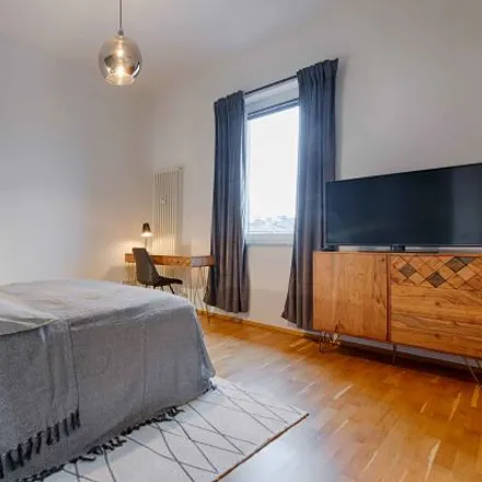 Rent this 3 bed room on Einkaufsmeile Leipziger Straße in Leipziger Straße 43, 60487 Frankfurt