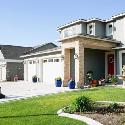 Buy this 5 bed house on 604 Punkie Ln in Richland, Washington