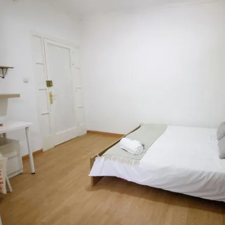 Image 2 - Carrer del Cinca, 6, 08030 Barcelona, Spain - Room for rent