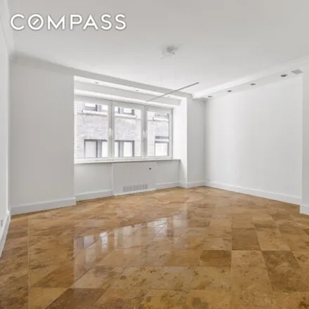 Image 6 - 900 5th Avenue, New York, NY 10021, USA - Apartment for sale
