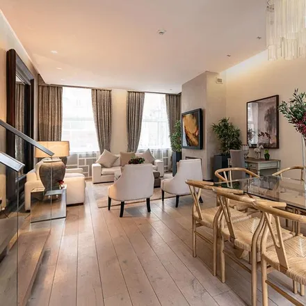 Rent this 5 bed apartment on 18 Rutland Gate in London, SW7 1AY