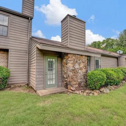 Buy this 3 bed condo on 1612 Shadowmoss Lane in Germantown, TN 38138