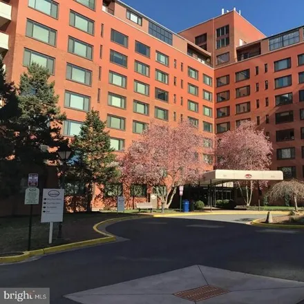 Buy this 1 bed condo on River Place East in 1021 Arlington Boulevard, Arlington