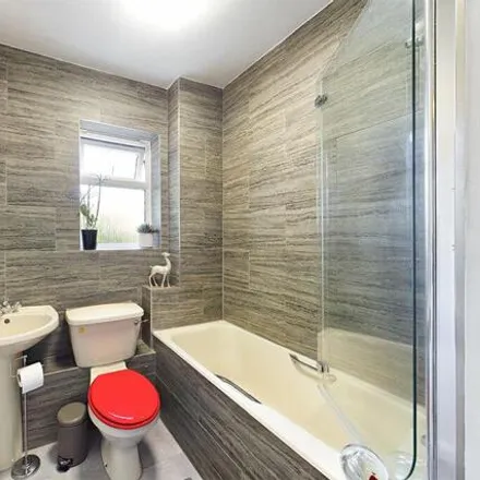 Image 2 - Cleves Way, London, HA4 9QB, United Kingdom - Room for rent