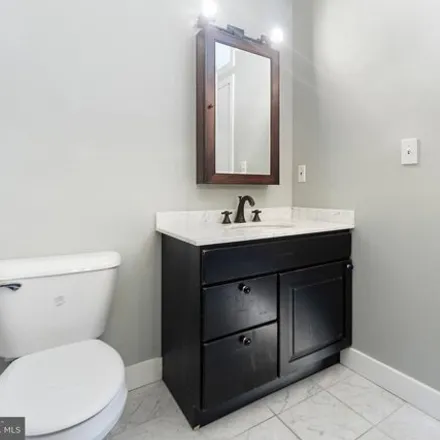 Image 7 - 2200 Arch Street, Philadelphia, PA 19103, USA - Condo for sale