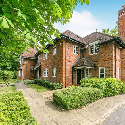 Rent this 2 bed apartment on The Old Vicarage in Reading Road, Yateley