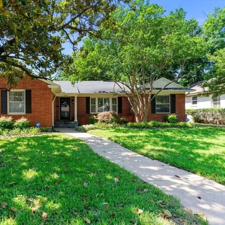 Buy this 3 bed house on 6112 Sudbury Drive in Dallas, TX 75214