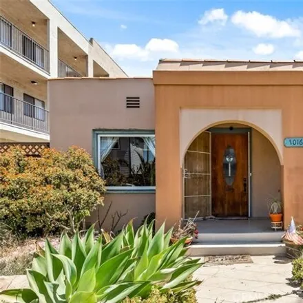 Buy this 2 bed house on Grand Avenue in Long Beach, CA 90804