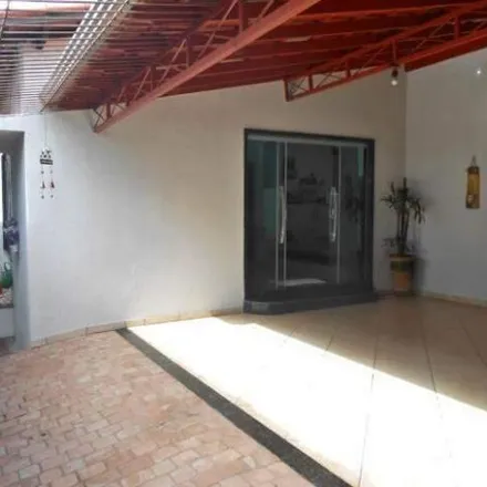 Buy this 3 bed house on Rotatória Diogo Borges Feitosa in Jaraguá, Uberlândia - MG