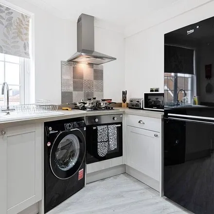 Image 7 - Mumbles, SA3 4AB, United Kingdom - Apartment for rent