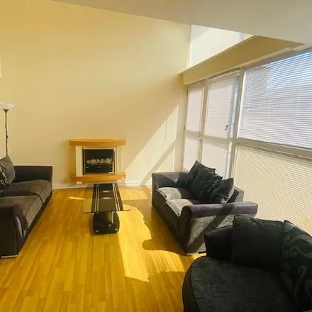 Rent this 4 bed apartment on Clydeside Expressway in Glasgow, G3 8PX