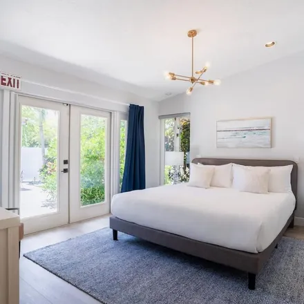 Rent this 5 bed house on Oakland Park in Tildenville, Winter Garden
