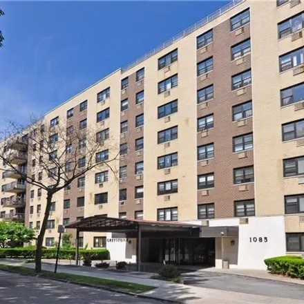 Image 2 - 1079 Warburton Avenue, City of Yonkers, NY 10701, USA - Apartment for sale