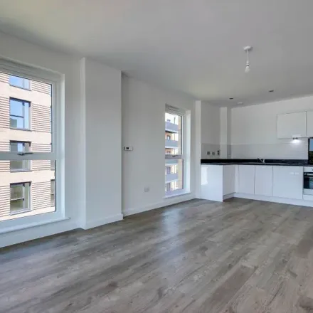 Rent this 3 bed apartment on Elsden Road in London, N17 6RU