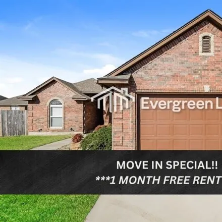 Rent this 3 bed house on 717 Tasha Cir in Moore, Oklahoma