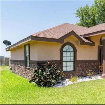 Image 2 - 1868 Tierra Linda Circle West, Ebony Hollow Colonia Number 1, Palmview, TX 78572, USA - House for sale