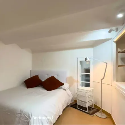 Rent this 1 bed room on Crudo Bar in Gran Via de les Corts Catalanes, 654