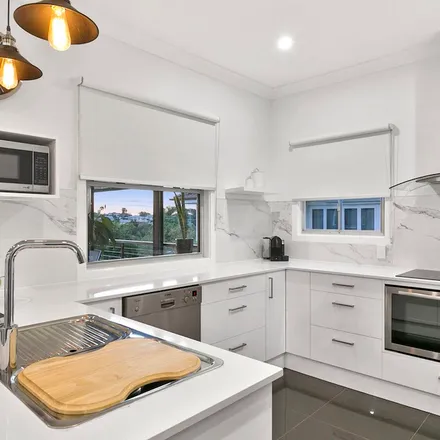 Image 3 - 64 Brooks Street, Camp Hill QLD 4152, Australia - Apartment for rent