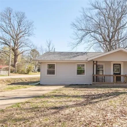 Buy this 3 bed house on 1388 Peggy Lane in Poplar Bluff, MO 63901