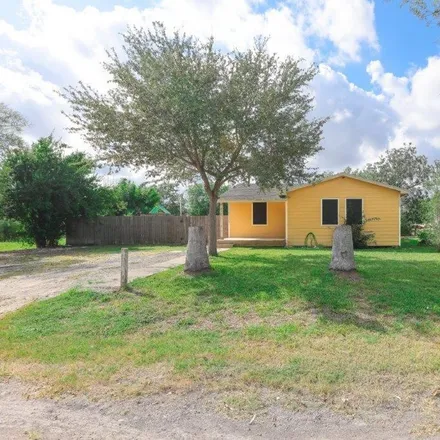 Image 3 - 402 East Avenue E, Robstown, TX 78380, USA - House for sale
