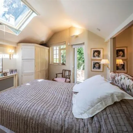 Image 7 - 2 Frognal Rise, London, NW3 6RD, United Kingdom - Duplex for sale