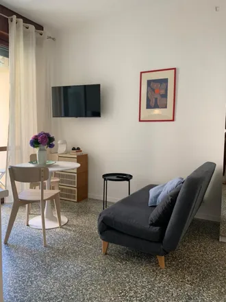 Image 7 - Barlady, Via Giacinto Bruzzesi, 20146 Milan MI, Italy - Apartment for rent