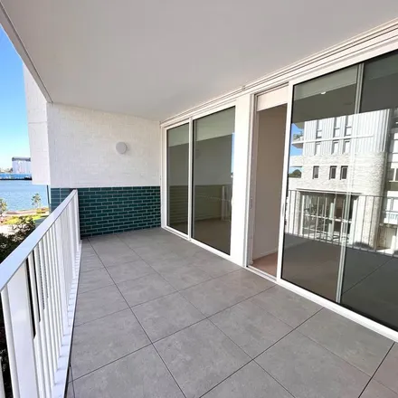 Image 2 - Honeysuckle Drive, Newcastle NSW 2300, Australia - Apartment for rent