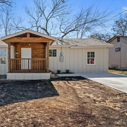 Buy this 3 bed house on 3103 Park Street in Greenville, TX 75401