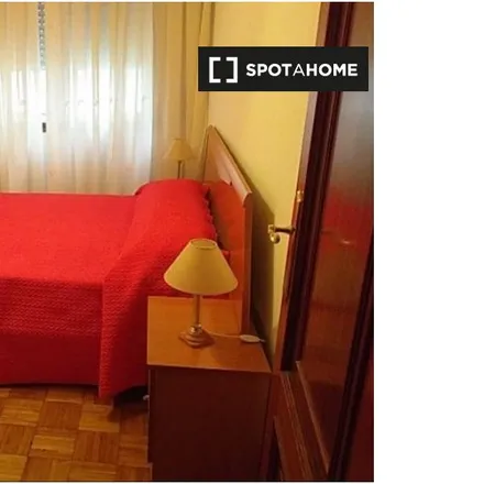 Rent this 1 bed room on Praza Eugenio Fadrique in 3, Praza de Eugenio Fadrique
