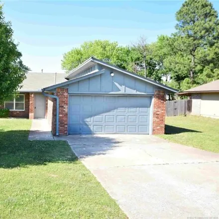 Rent this 3 bed house on 768 West Commercial Street in Broken Arrow, OK 74012