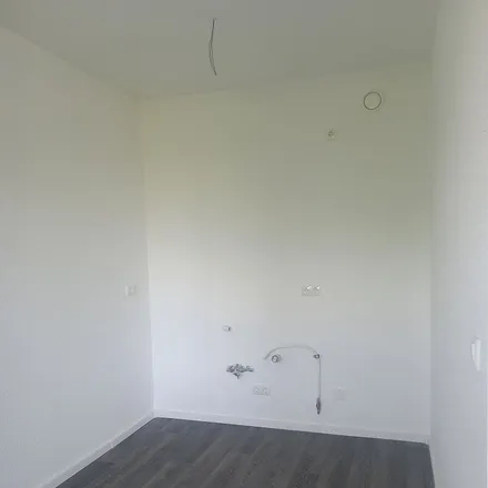 Rent this 4 bed apartment on Zwickauer Straße 136-142 in 04279 Leipzig, Germany