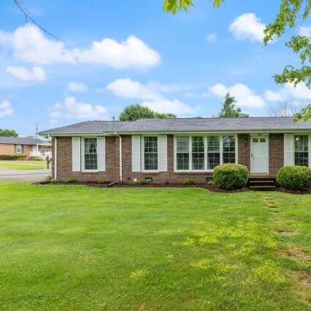 Buy this 3 bed house on 208 Sunset Rd in Dickson, Tennessee
