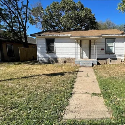 Buy this 2 bed house on 1128 East Sunset Street in Waco, TX 76704