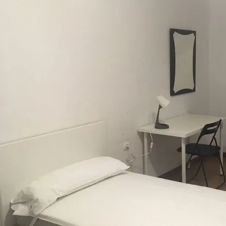 Rent this 5 bed room on Plaça de Maria Beneyto (Escriptora) in Valencia, Spain