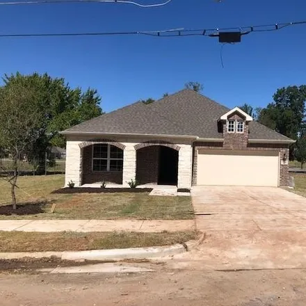 Rent this 3 bed house on 3104 Gillespie Street in Greenville, TX 75401