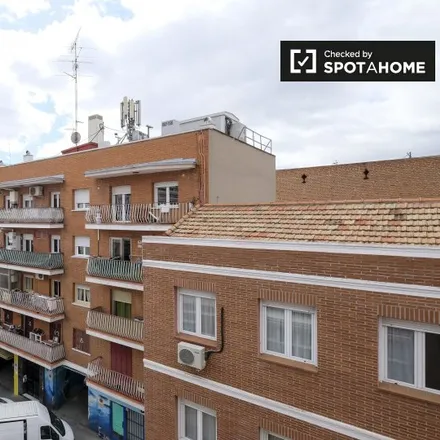 Image 5 - Madrid, Calle del Limonero, 39, 28020 Madrid - Room for rent