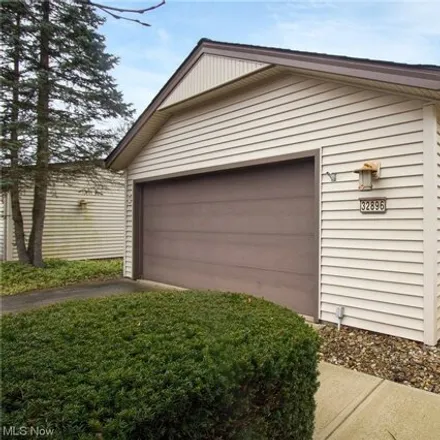 Rent this 3 bed condo on unnamed road in North Ridgeville, OH 44039